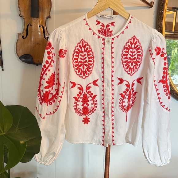 Zara Tops - 😍Zara White Top with Red Embroidery, S, #K1